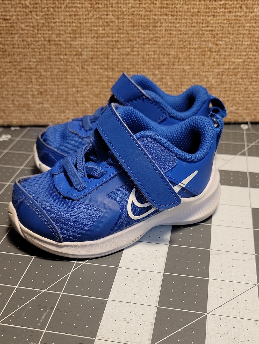Nike Toddlers' Royal Blue Velcro Athletic Sneakers Size 4c